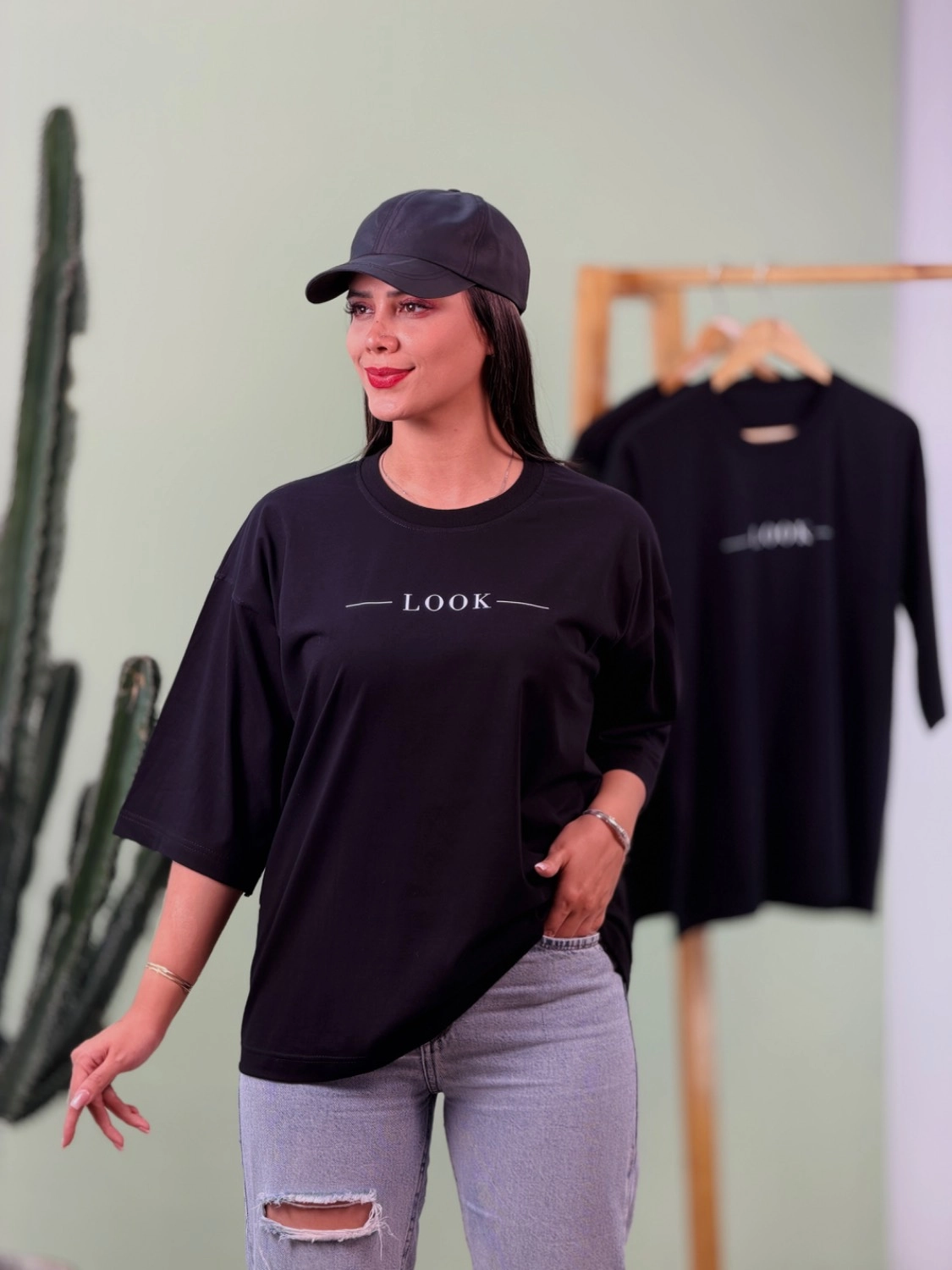 IMG_8853 تیشرت پنبه باکسی آستین سه ربع تک رنگ مشکی Look ( عمده پک 3 عددی ) - Gl - شناسه 00208010 - تصویر 1
